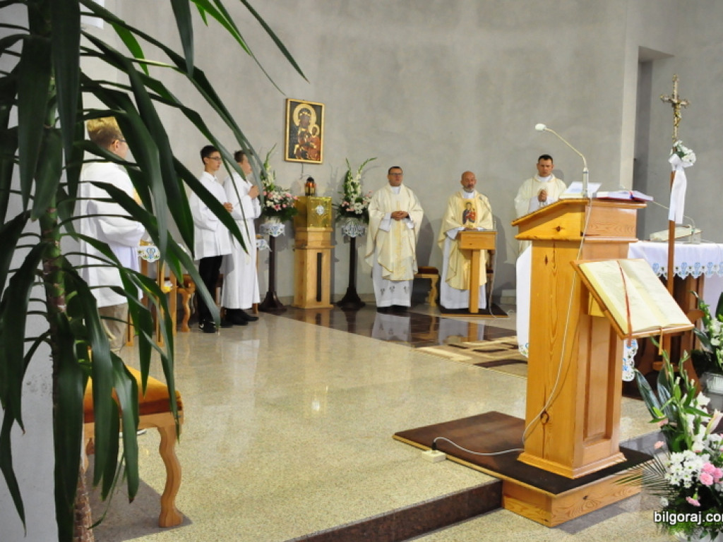 Oficjalne wejście do kościoła filialnego w Rakówce (FOTO)