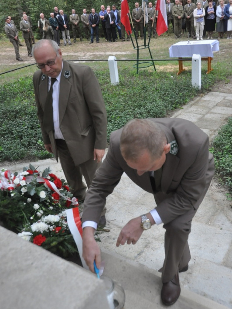 Pomnik w Osadzie Starzyzna ma nowe przesłanie (FOTO)