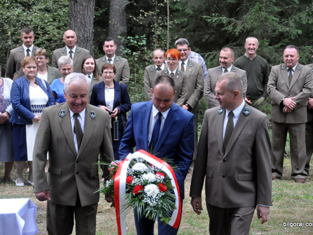 Pomnik w Osadzie Starzyzna ma nowe przesłanie (FOTO)