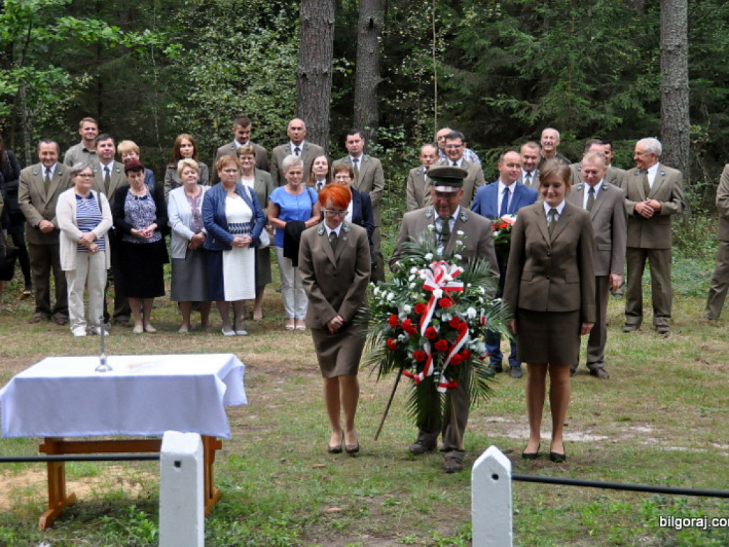 Pomnik w Osadzie Starzyzna ma nowe przesłanie (FOTO)