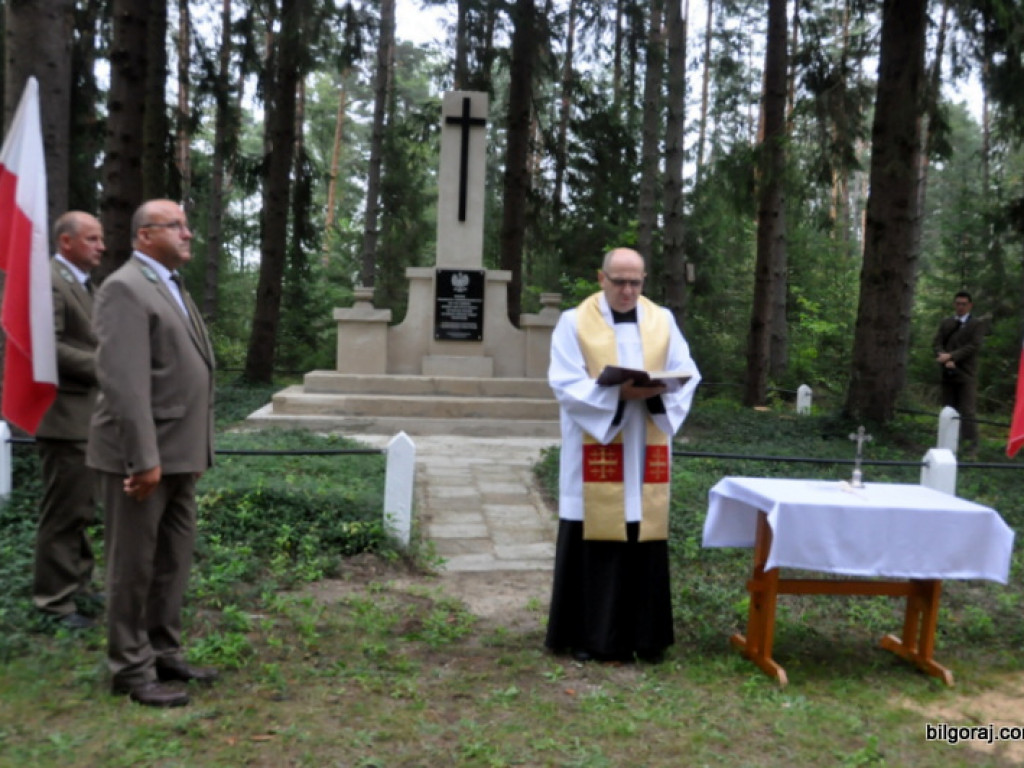 Pomnik w Osadzie Starzyzna ma nowe przesłanie (FOTO)