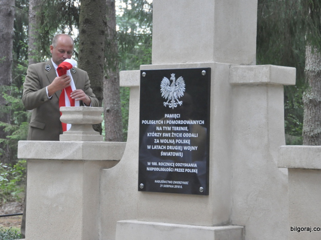Pomnik w Osadzie Starzyzna ma nowe przesłanie (FOTO)