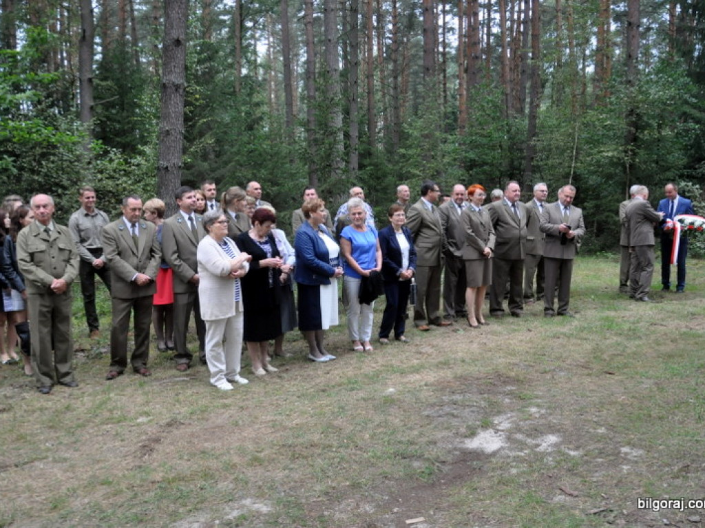 Pomnik w Osadzie Starzyzna ma nowe przesłanie (FOTO)