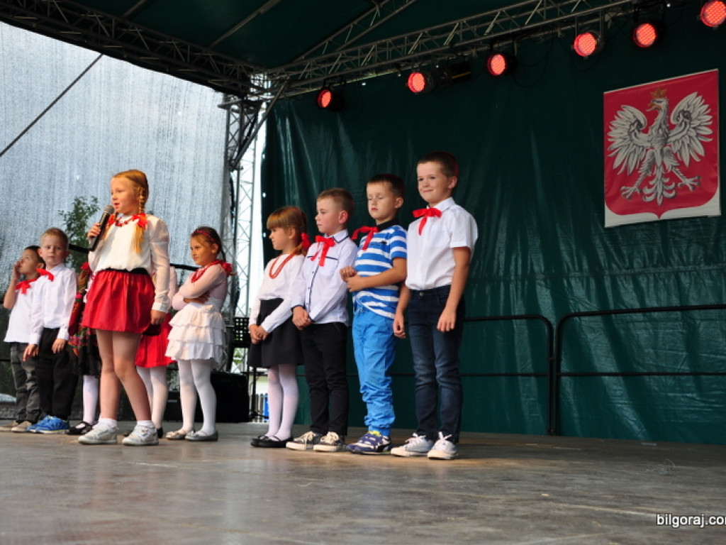 Patriotyczny piknik rodzinny w Dąbrowicy (FOTO)