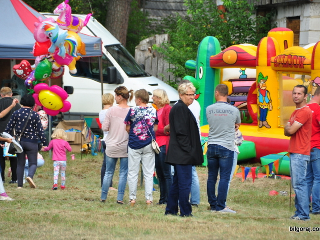Patriotyczny piknik rodzinny w Dąbrowicy (FOTO)