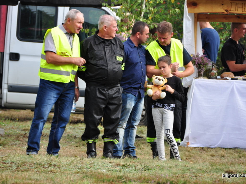Patriotyczny piknik rodzinny w Dąbrowicy (FOTO)