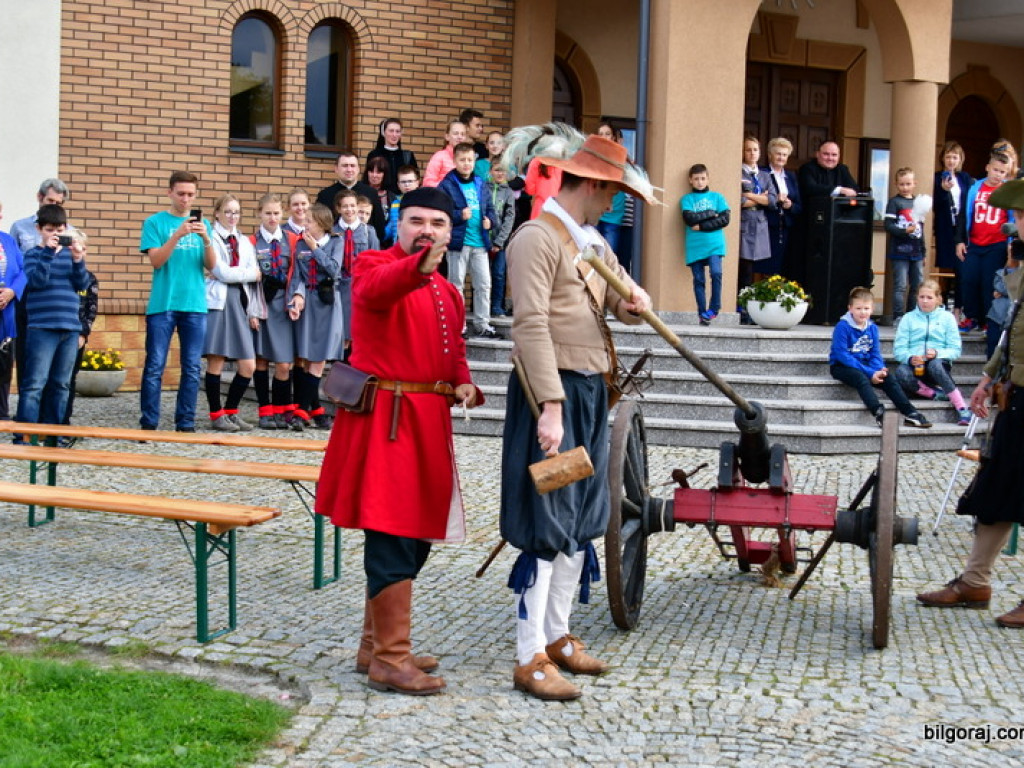 Patriotyczny piknik w parafii św. Jana Pawła II (FOTO)