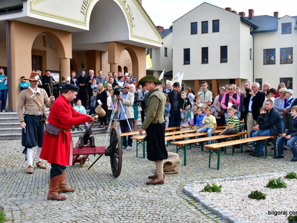 Patriotyczny piknik w parafii św. Jana Pawła II (FOTO)