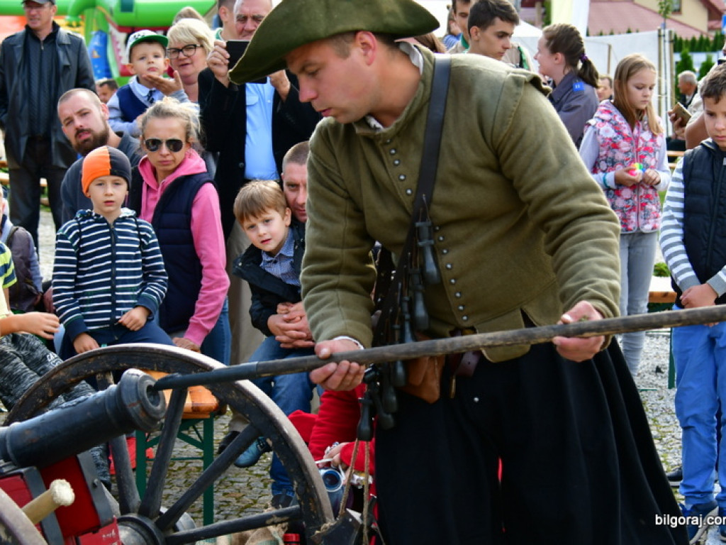 Patriotyczny piknik w parafii św. Jana Pawła II (FOTO)