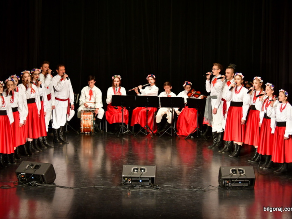 Ludowe pieśni rozbrziały w Biłgoraju (FOTO, VIDEO, WYNIKI)