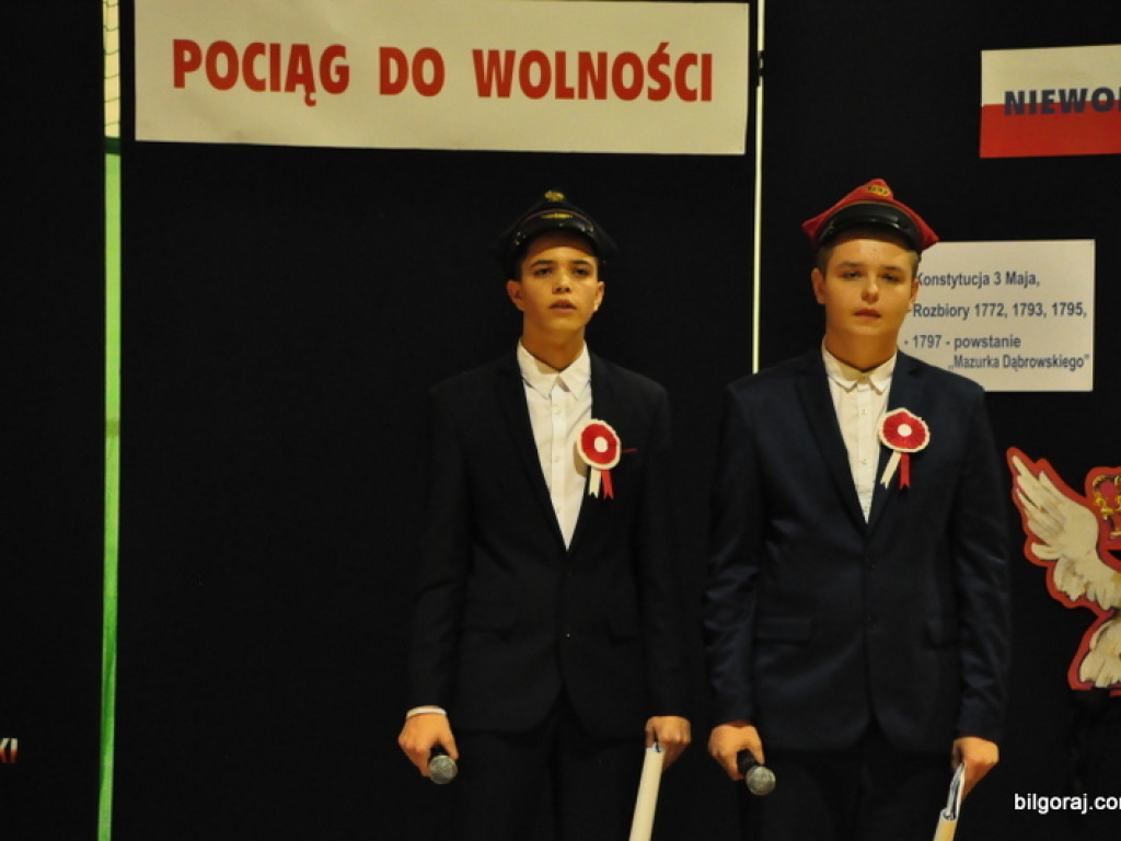 Patriotyczny wieczór w Majdanie Starym (FOTO)