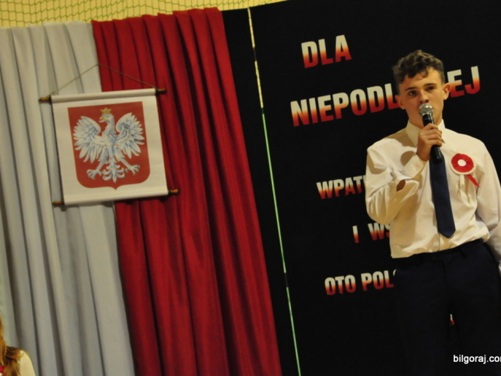 Patriotyczny wieczór w Majdanie Starym (FOTO)