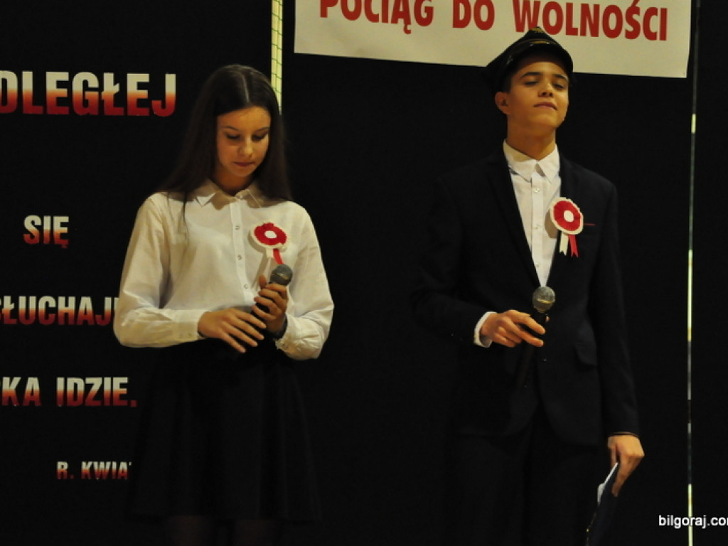 Patriotyczny wieczór w Majdanie Starym (FOTO)