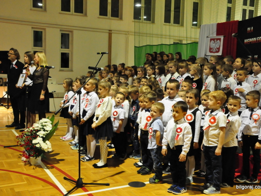 Patriotyczny wieczór w Majdanie Starym (FOTO)