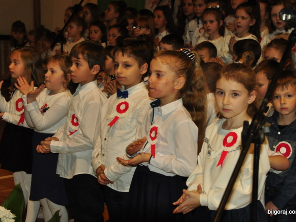 Patriotyczny wieczór w Majdanie Starym (FOTO)