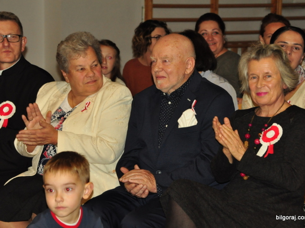 Patriotyczny wieczór w Majdanie Starym (FOTO)