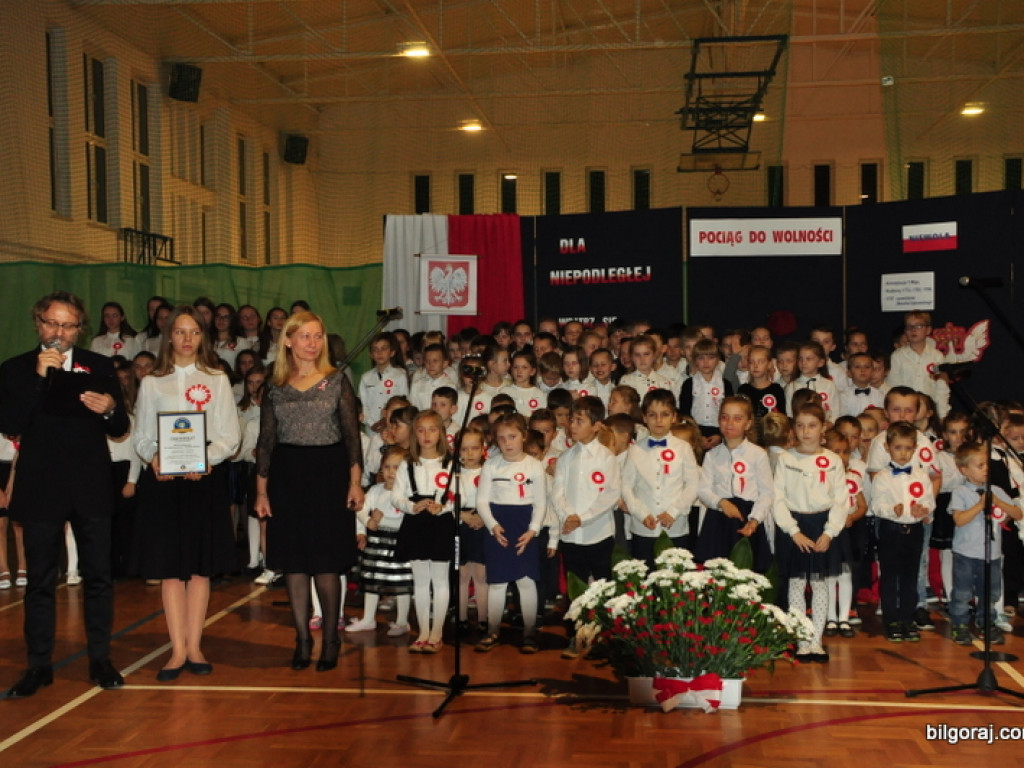 Patriotyczny wieczór w Majdanie Starym (FOTO)