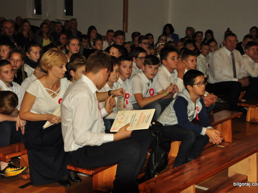 Patriotyczny wieczór w Majdanie Starym (FOTO)