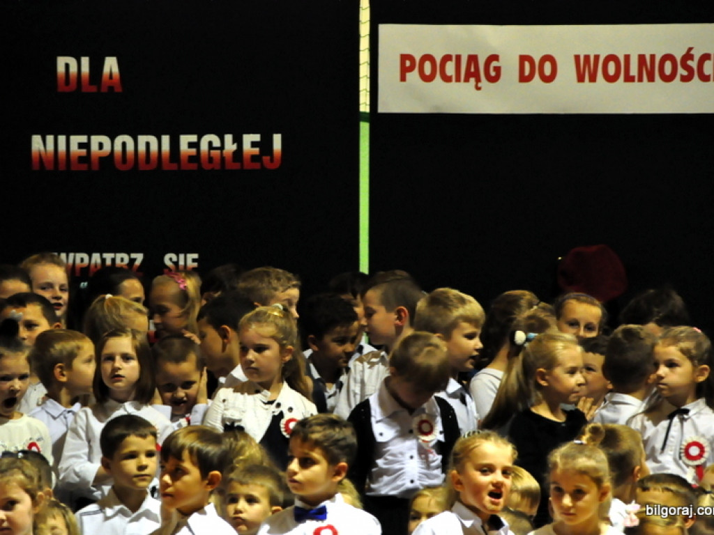 Patriotyczny wieczór w Majdanie Starym (FOTO)