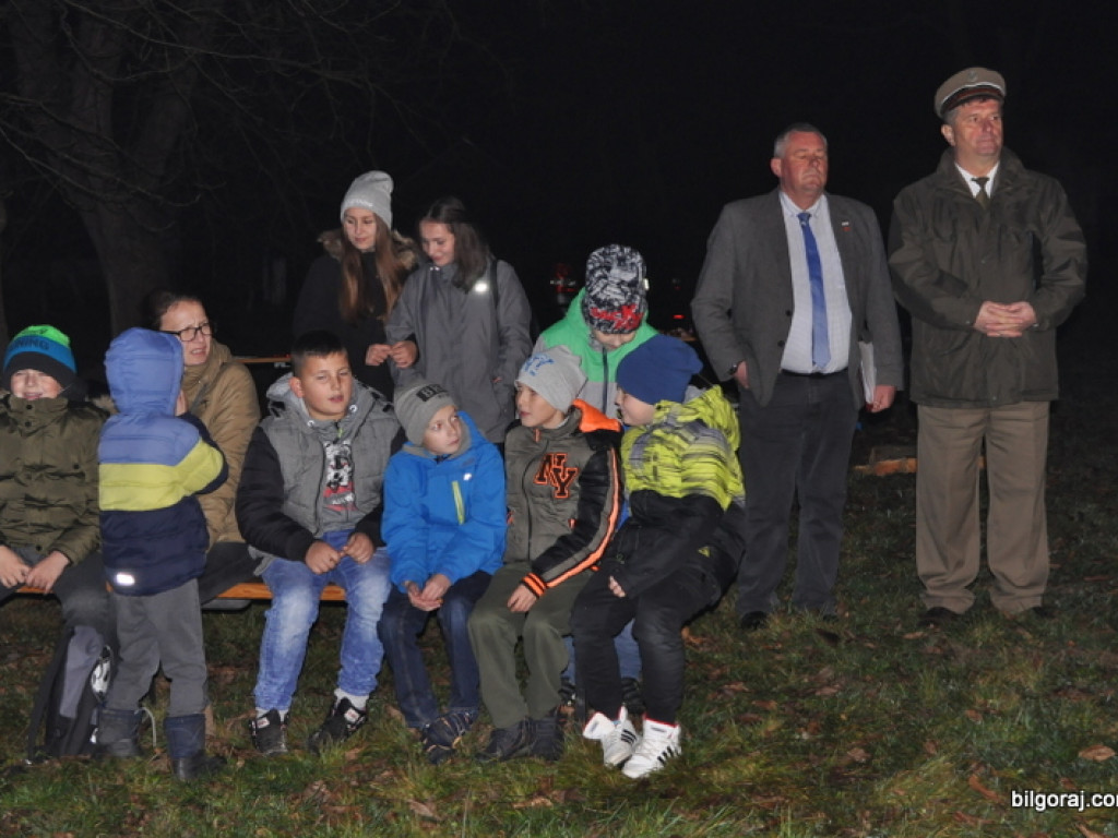 W Obszy zapłonęły ognie niepodległości (FOTO)