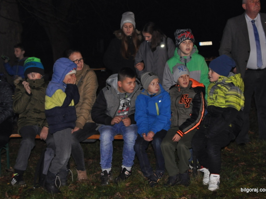 W Obszy zapłonęły ognie niepodległości (FOTO)