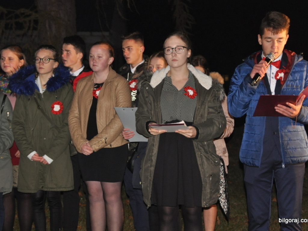 W Obszy zapłonęły ognie niepodległości (FOTO)