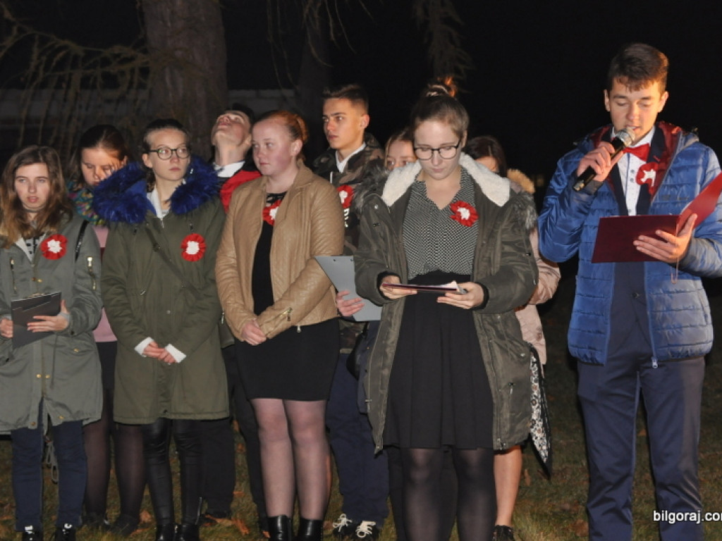 W Obszy zapłonęły ognie niepodległości (FOTO)