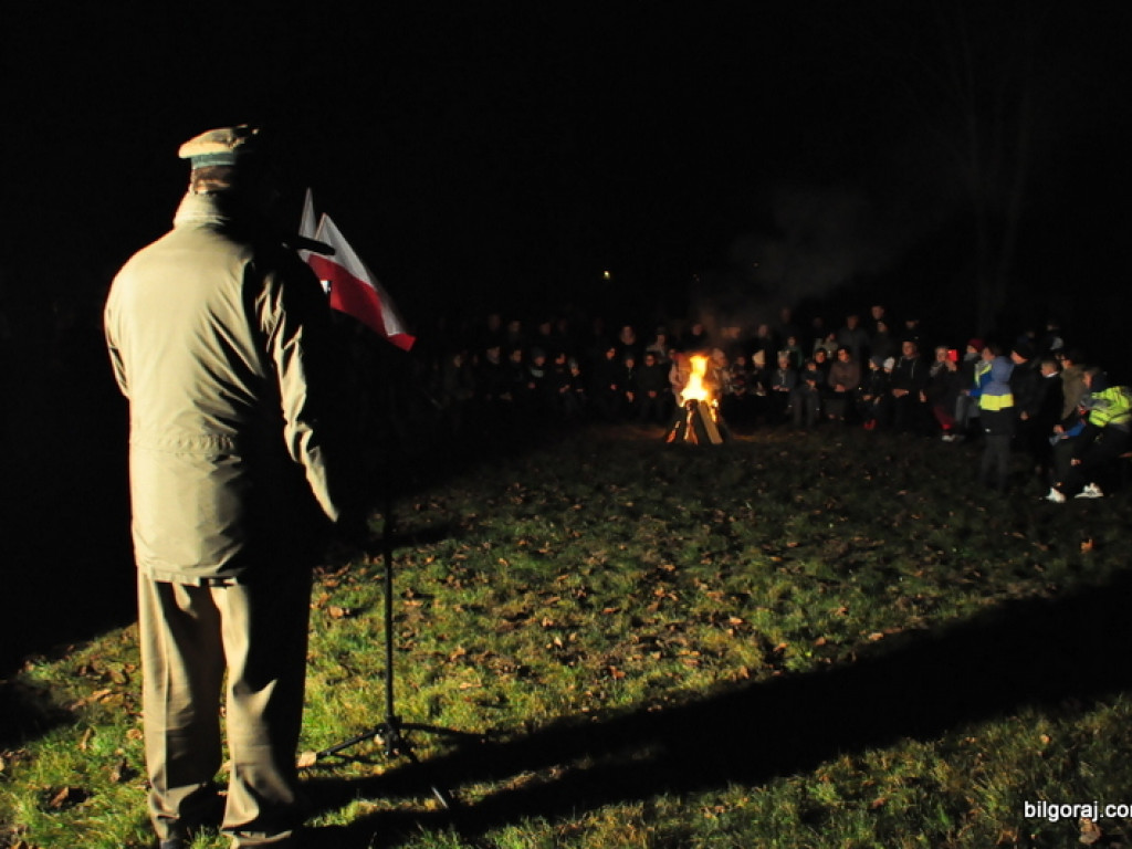 W Obszy zapłonęły ognie niepodległości (FOTO)