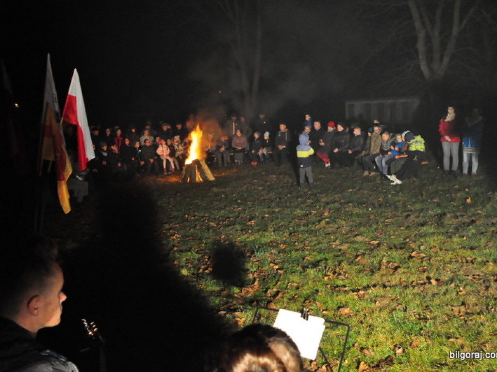 W Obszy zapłonęły ognie niepodległości (FOTO)