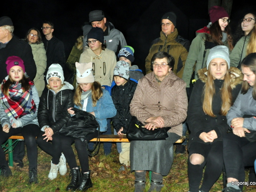 W Obszy zapłonęły ognie niepodległości (FOTO)