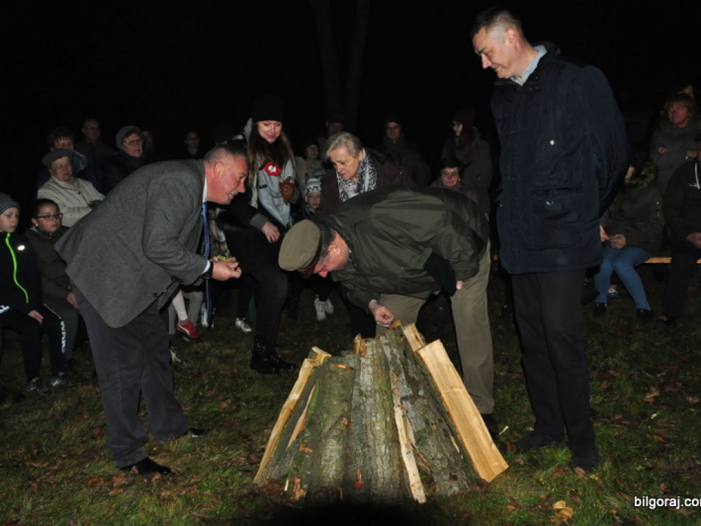 W Obszy zapłonęły ognie niepodległości (FOTO)
