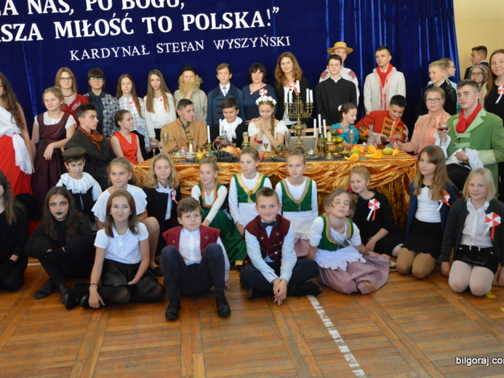 Obchody 100. rocznicy odzyskania niepodległości przez Polskę w SP Nr 3 w Biłgoraju (FOTO)