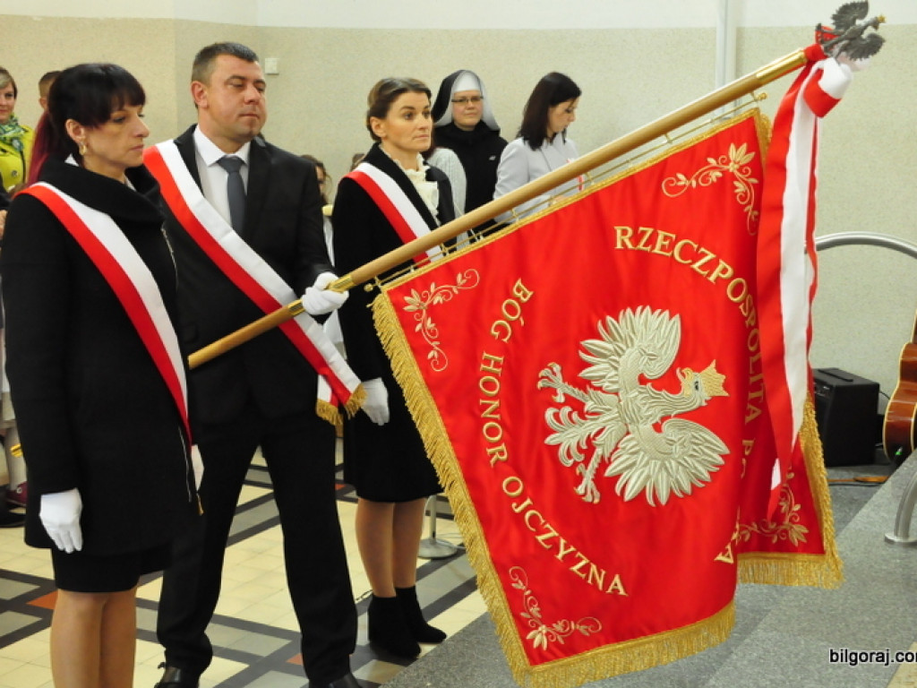 Obchody 100. rocznicy odzyskania niepodległości przez Polskę w SP Nr 3 w Biłgoraju (FOTO)
