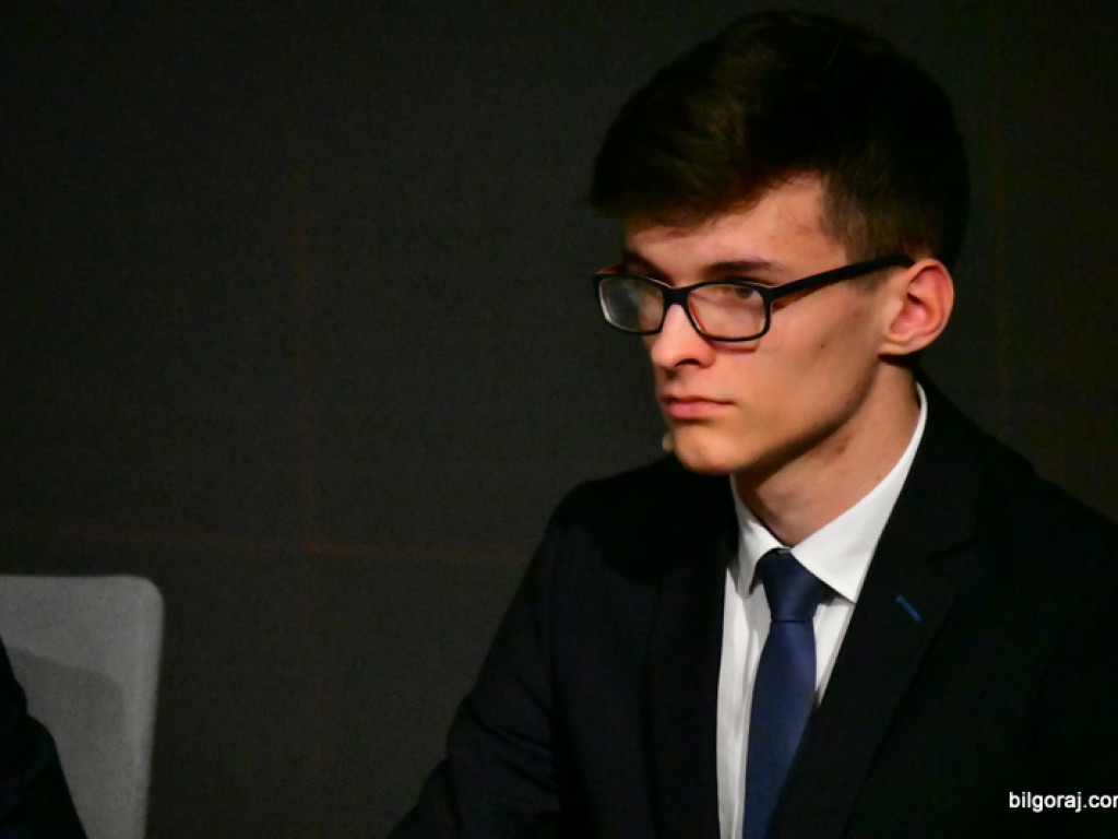 Debaty oksfordzkie w Biłgoraju. W finale zwyciężył ONZ (FOTO)