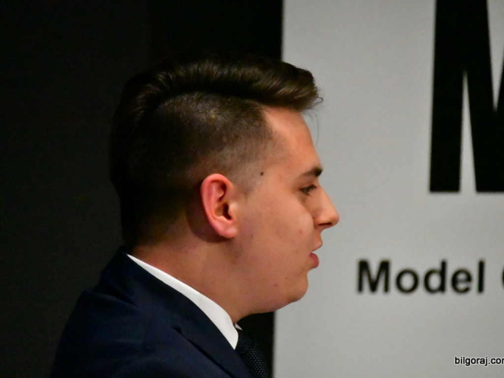 Debaty oksfordzkie w Biłgoraju. W finale zwyciężył ONZ (FOTO)