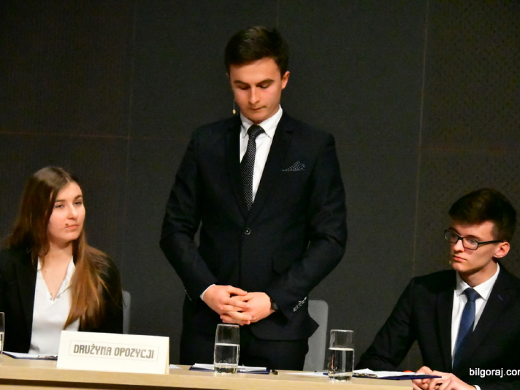 Debaty oksfordzkie w Biłgoraju. W finale zwyciężył ONZ (FOTO)