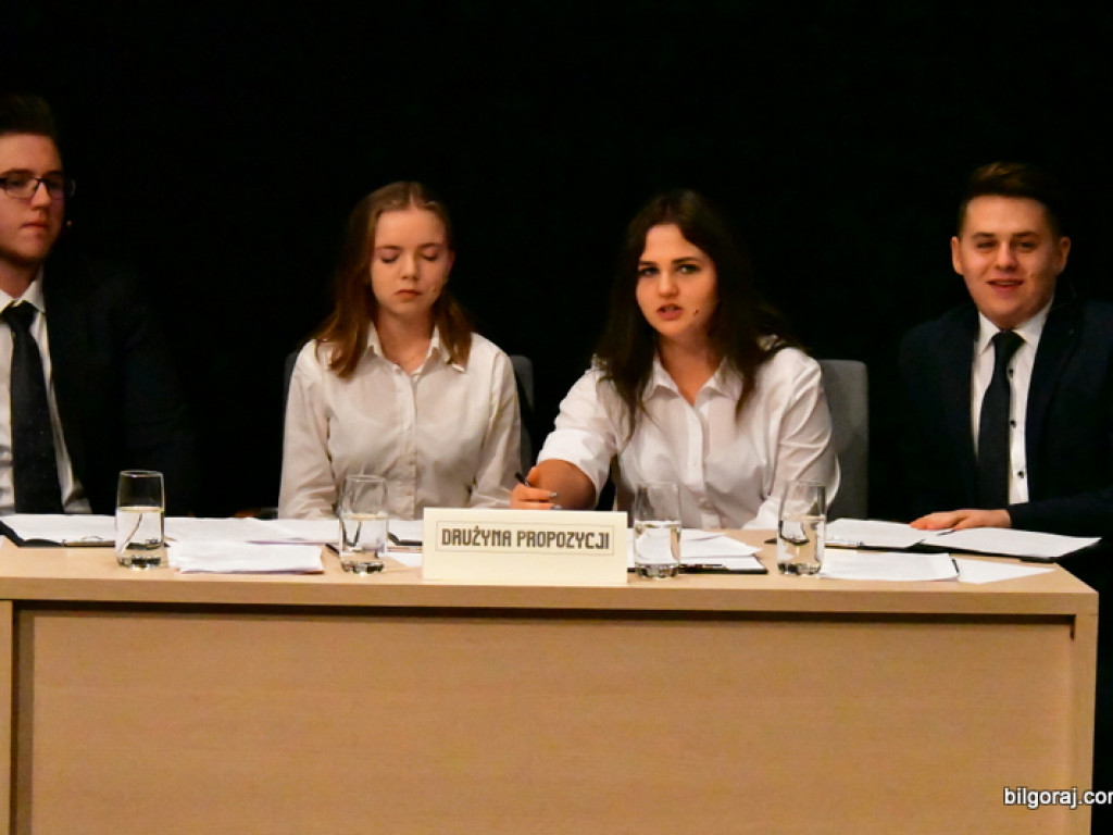 Debaty oksfordzkie w Biłgoraju. W finale zwyciężył ONZ (FOTO)