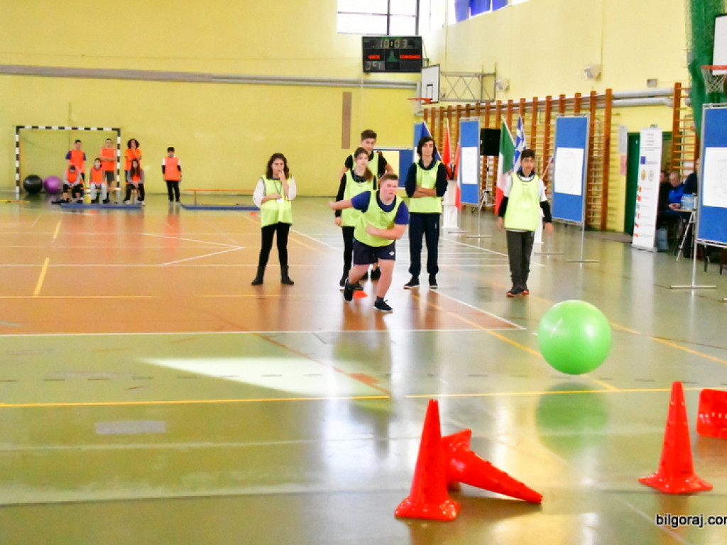 Międzynarodowa zabawa na sportowo (FOTO)