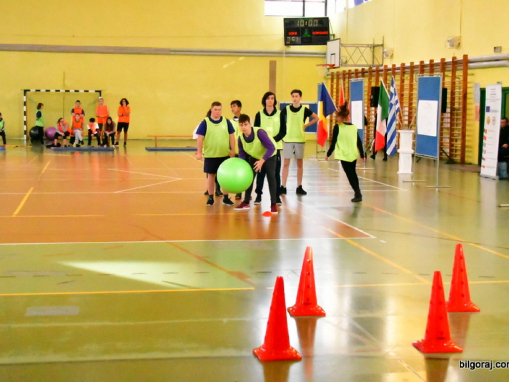 Międzynarodowa zabawa na sportowo (FOTO)