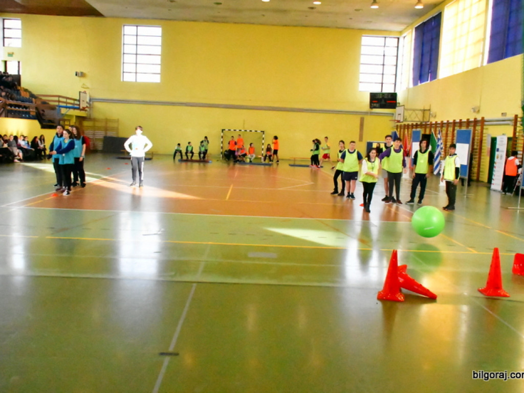 Międzynarodowa zabawa na sportowo (FOTO)