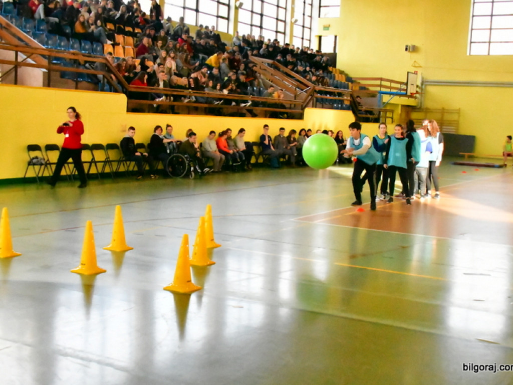 Międzynarodowa zabawa na sportowo (FOTO)