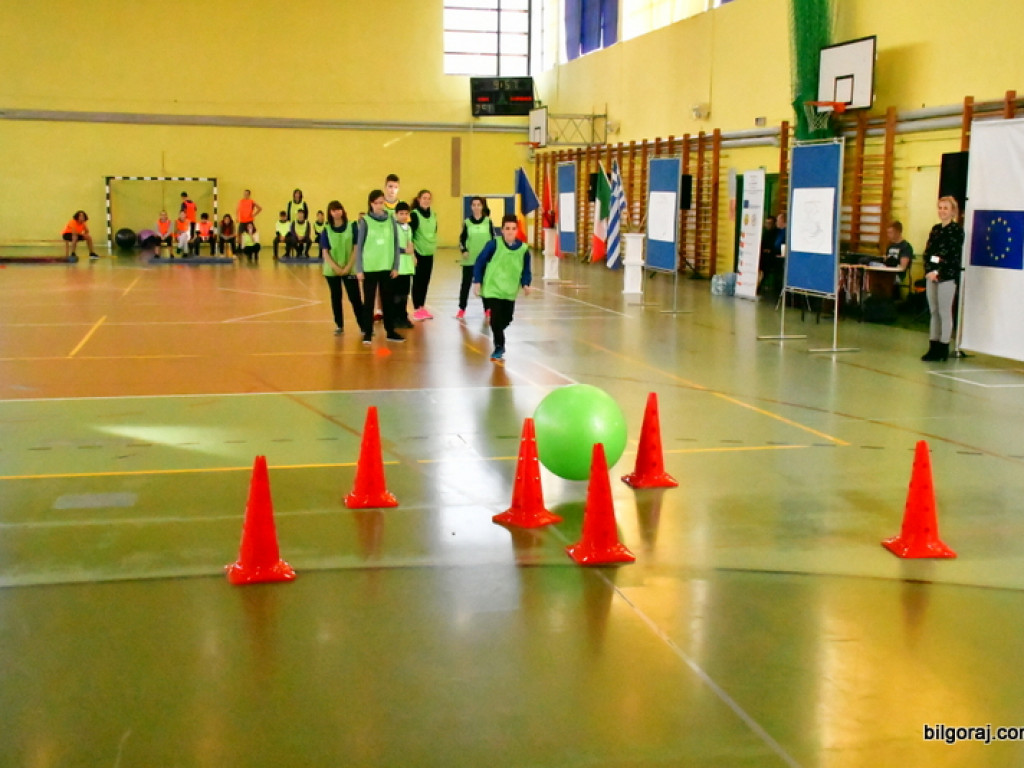 Międzynarodowa zabawa na sportowo (FOTO)