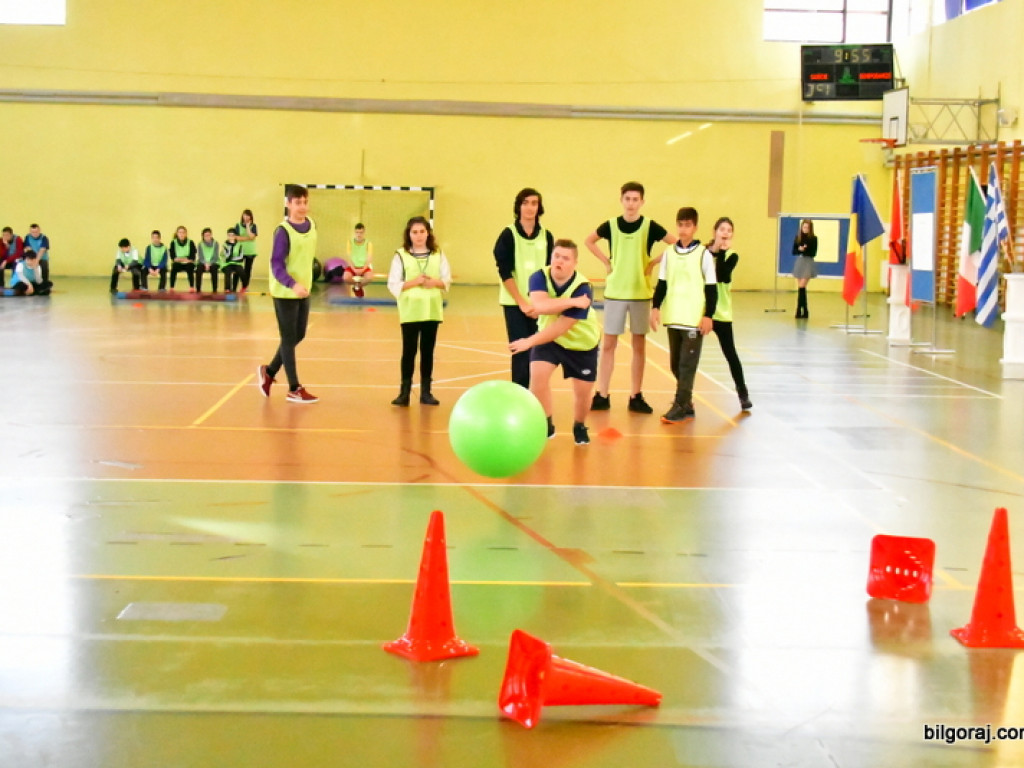 Międzynarodowa zabawa na sportowo (FOTO)