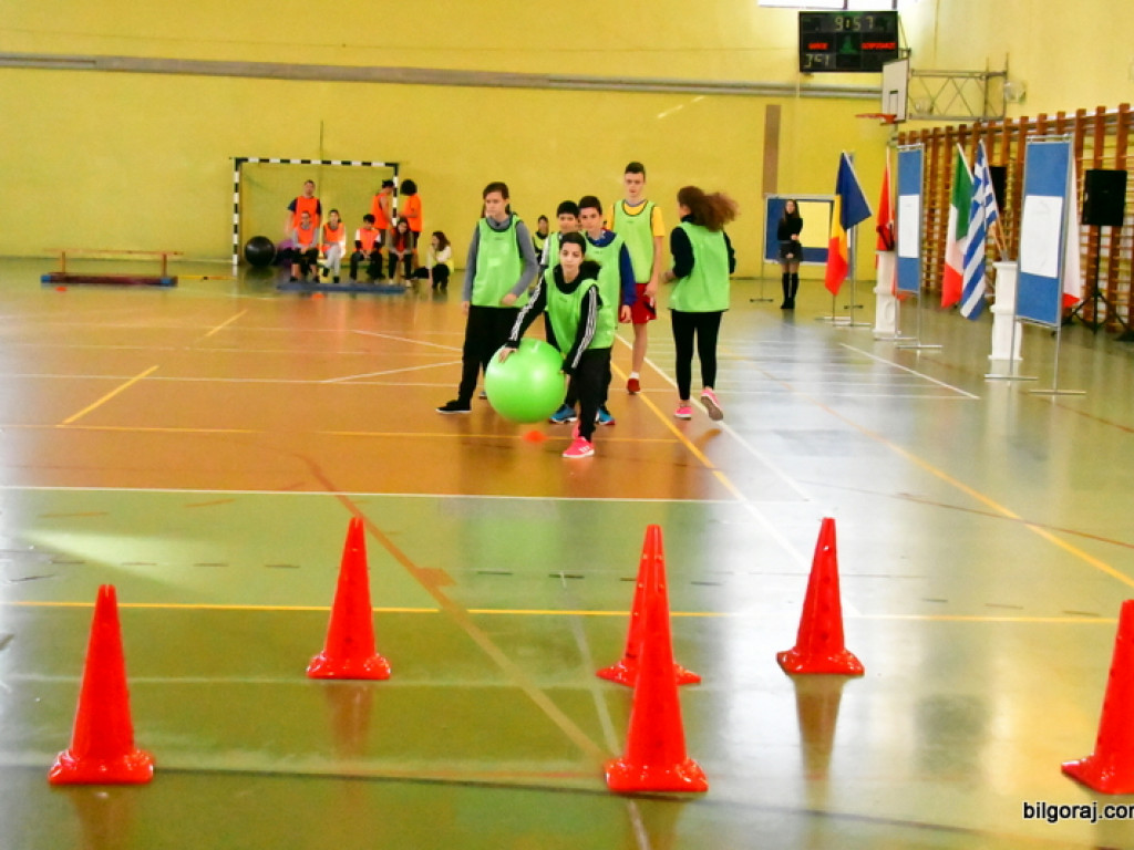 Międzynarodowa zabawa na sportowo (FOTO)