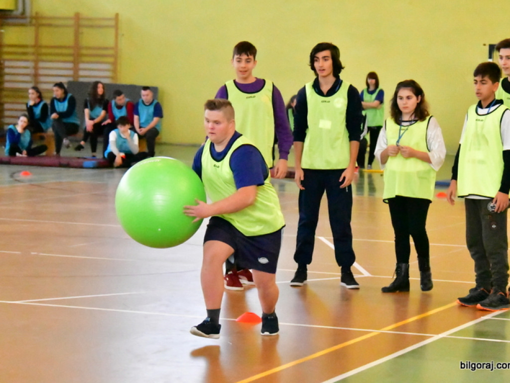 Międzynarodowa zabawa na sportowo (FOTO)