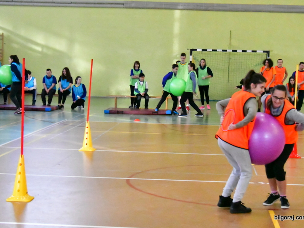 Międzynarodowa zabawa na sportowo (FOTO)