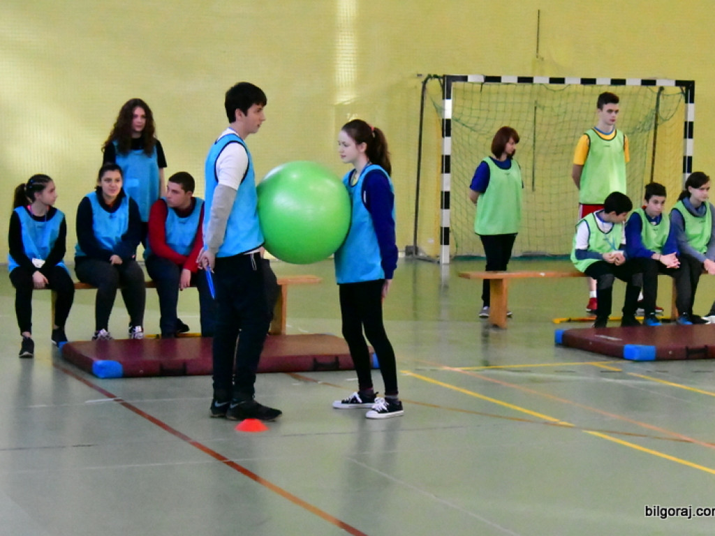 Międzynarodowa zabawa na sportowo (FOTO)