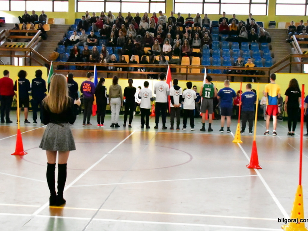 Międzynarodowa zabawa na sportowo (FOTO)