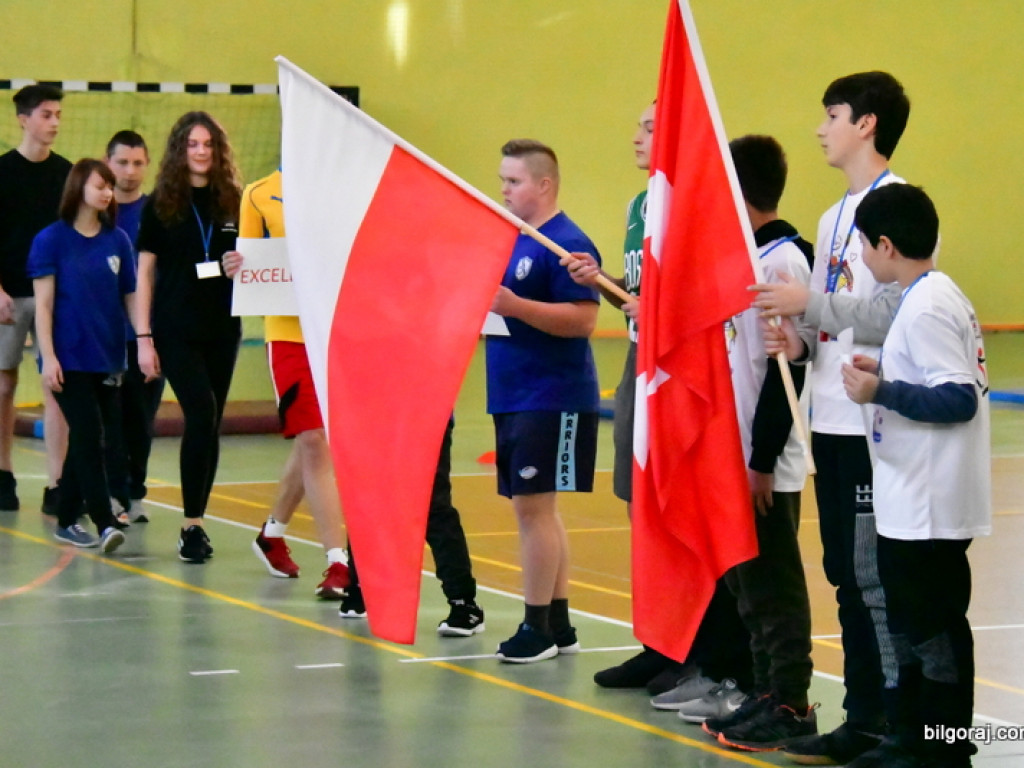 Międzynarodowa zabawa na sportowo (FOTO)