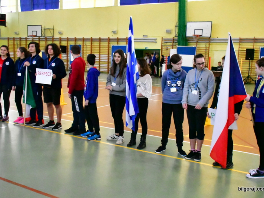 Międzynarodowa zabawa na sportowo (FOTO)